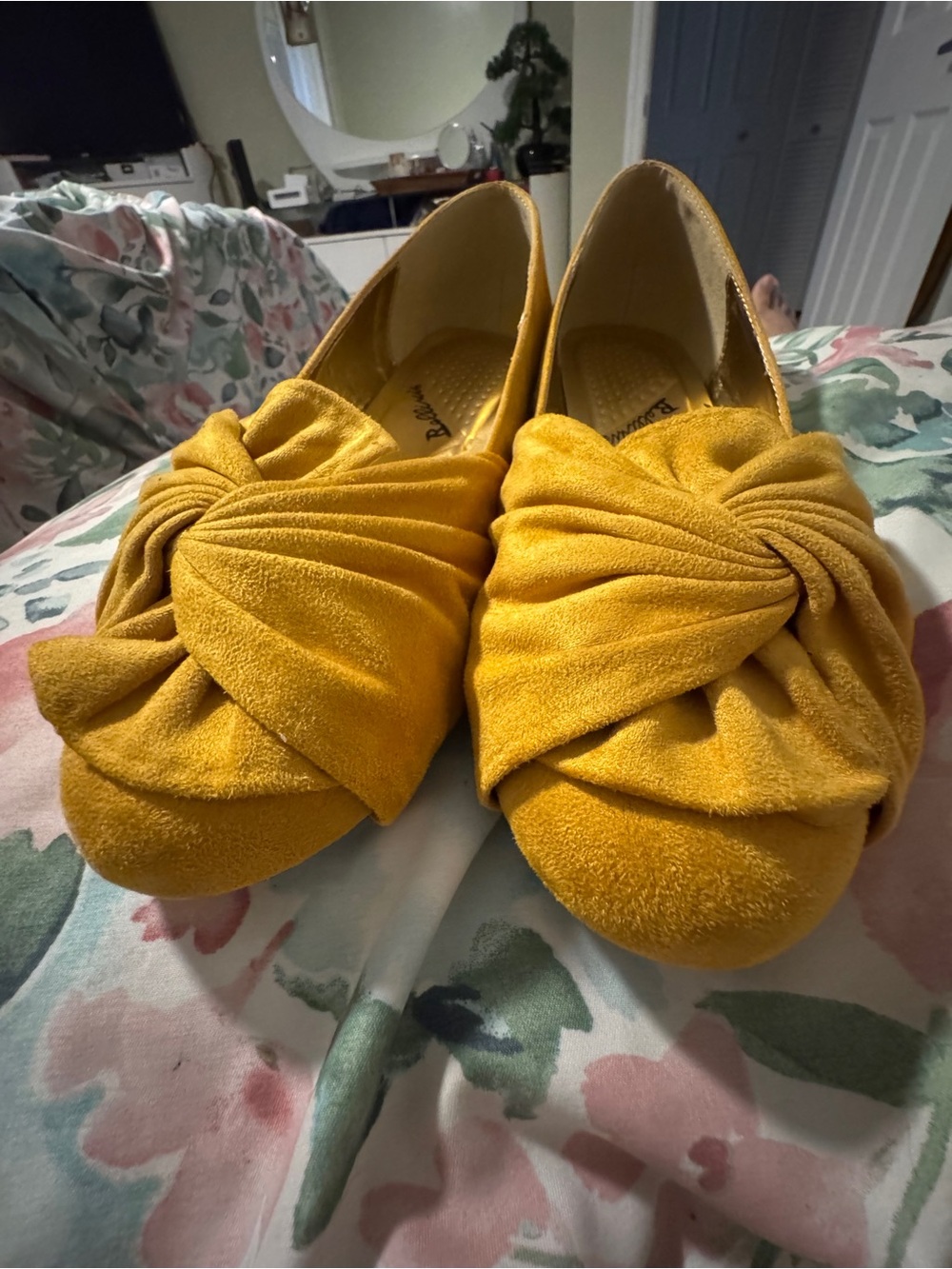 Bellini Women's Yellow Faux Suede Bow Ballet Flats Slip-On Closed Toe 8.5 NIB